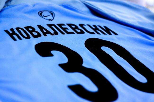 Нанесение логотипов и номеров Нанесение логотипов и номеров